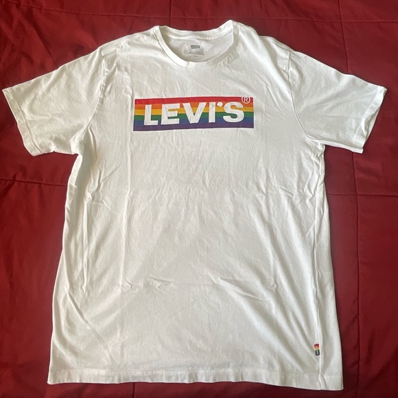 Levi’s Pride T-Shirt - Picture 1 of 4